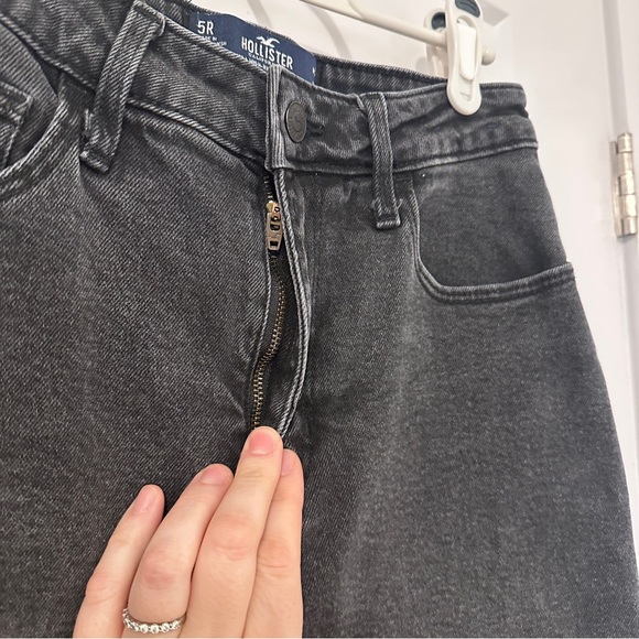 Hollister Black Ultra High Rise Dad Jean 27 Waist 31 Length Women’s - Picture 4 of 10